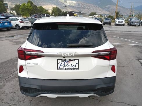 Used 2023 Kia Seltos LX AWD/4WD image 4