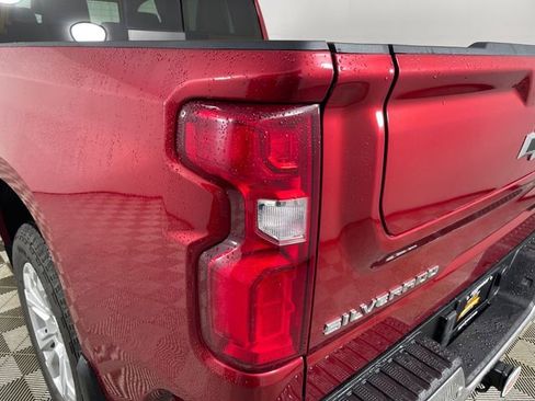 Used 2022 Chevrolet Silverado 1500 LTZ w/ LTZ Premium Package image 18