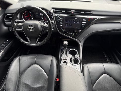 Used 2019 Toyota Camry XSE FWD image 16