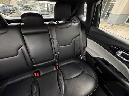 Used 2025 Jeep Compass Limited image 41