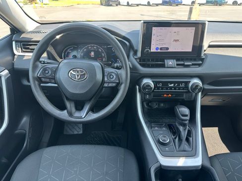 Used 2023 Toyota RAV4 XLE AWD/4WD image 15