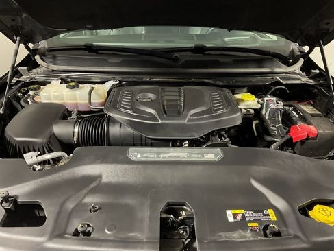 Used 2023 Jeep Wagoneer Series III w/ Preferred Equipment Group image 9