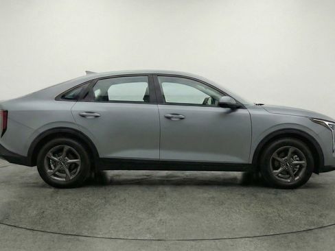 Used 2025 Kia K4 LXS image 11