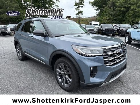 Used 2025 Ford Explorer Active w/ Active Comfort Package AWD/4WD image 1