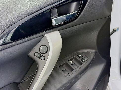 Used 2022 Mitsubishi Eclipse Cross SE image 18