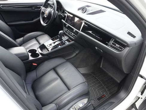 Used 2022 Porsche Macan AWD/4WD image 22