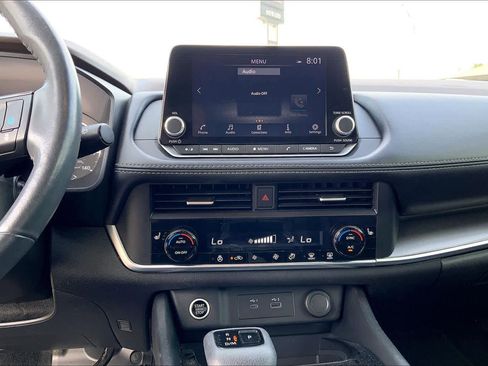 Used 2023 Nissan Rogue SV w/ SV Premium B Package image 31