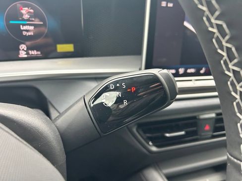 New 2026 Volkswagen Tiguan SE FWD image 23