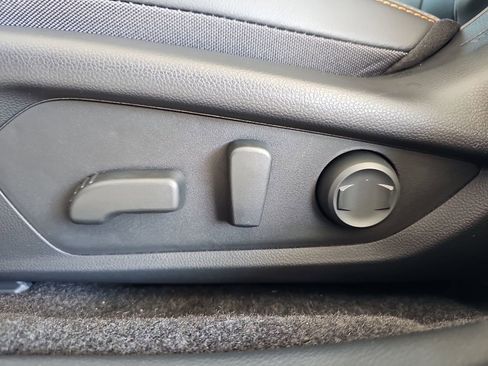 Certified 2025 Subaru Crosstrek 2.5i Limited w/ Crosstrek Mirror Package image 33