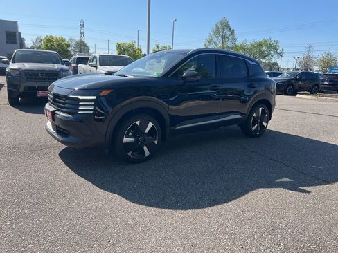 New 2025 Nissan Kicks SR image 12