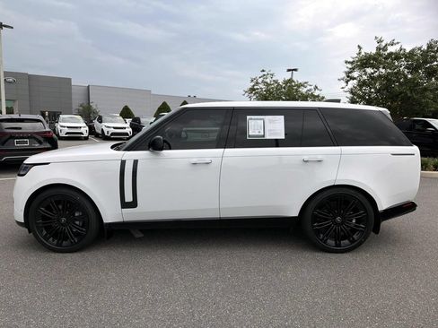 Used 2025 Land Rover Range Rover Long Wheelbase SE AWD/4WD image 2