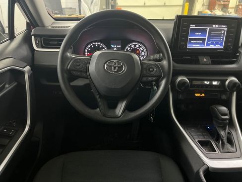 Used 2022 Toyota RAV4 LE image 26