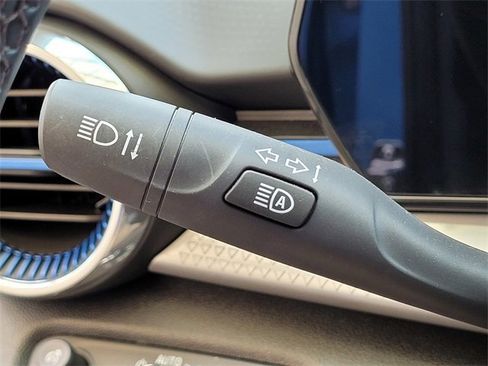 Used 2025 Chevrolet Trax LT w/ Driver Confidence Package image 32