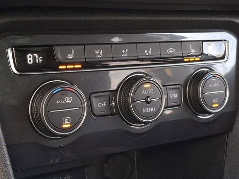 Used 2021 Volkswagen Tiguan SE w/ Panoramic Sunroof Package image 14