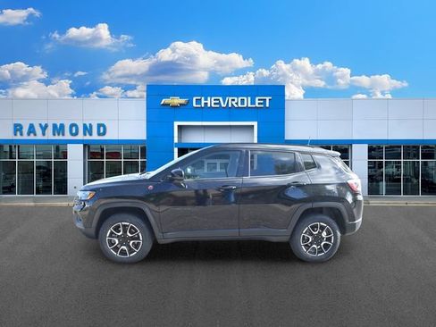 Used 2024 Jeep Compass Trailhawk AWD/4WD image 6