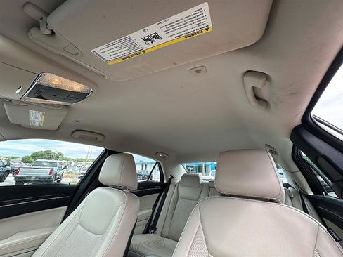 Used 2018 Chrysler 300 Limited RWD image 28