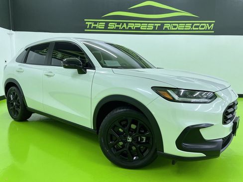 Used 2023 Honda HR-V Sport image 1