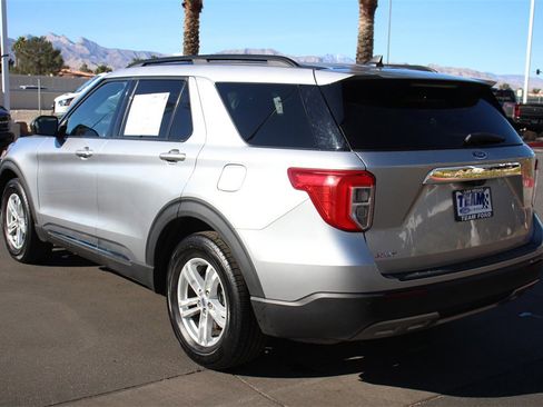 Certified 2022 Ford Explorer XLT w/ Equipment Group 202A image 5