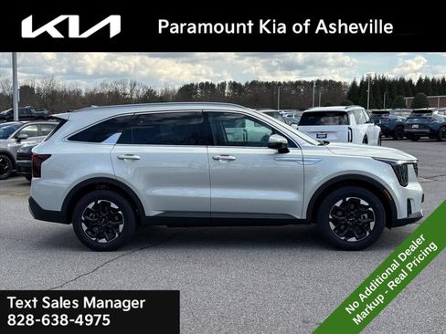 New 2026 Kia Sorento S w/ S Panoramic Sunroof Package FWD image 6