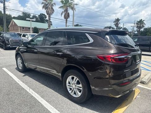 Used 2018 Buick Enclave Essence w/ Trailering Package FWD image 9