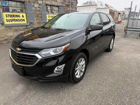 Used 2021 Chevrolet Equinox LS w/ LS Convenience Package image 1