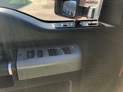 Used 2014 Ford F350 Lariat w/ Lariat Interior Package image 13