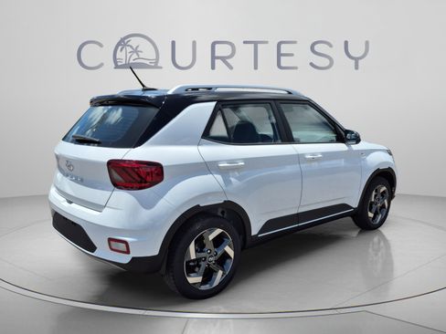 New 2026 Hyundai Venue SEL FWD image 5