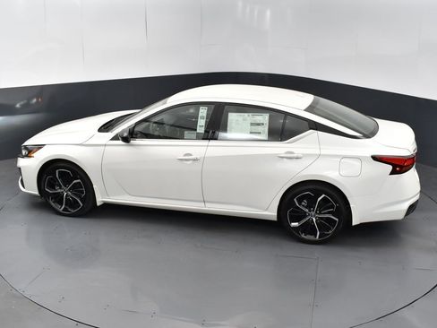 New 2025 Nissan Altima 2.5 SR image 48