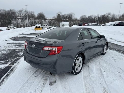 Used 2012 Toyota Camry SE image 3