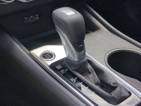 Used 2025 Nissan Altima 2.5 SV FWD image 19