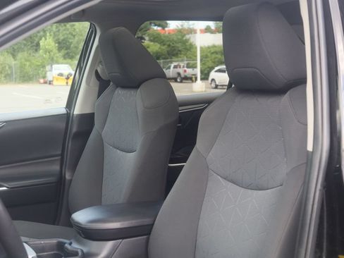 Used 2020 Toyota RAV4 XLE w/ Convenience Package AWD/4WD image 27