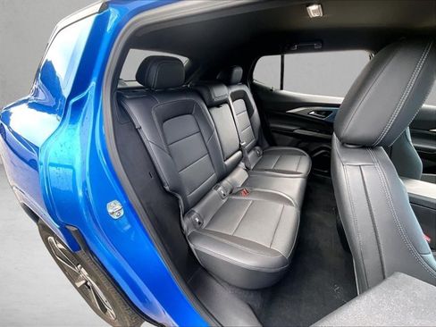 Used 2024 Chevrolet Equinox EV LT w/ LPO, Trailering Package FWD image 29