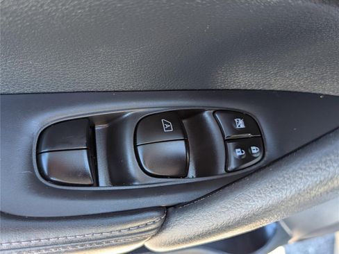 Used 2017 Nissan Rogue SL w/ SL Premium Package image 20