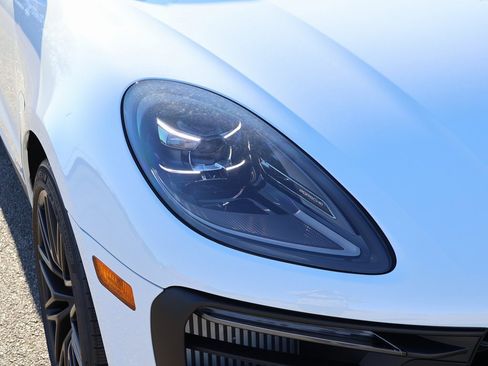 New 2026 Porsche Macan GTS image 14