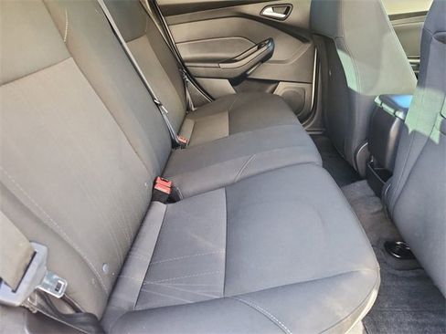 Used 2018 Ford Focus SE image 23