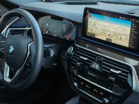 Certified 2023 BMW 540i xDrive w/ Executive Package image 10