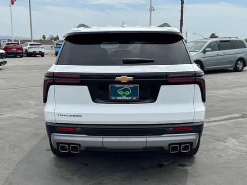 Certified 2026 Chevrolet Traverse LT FWD image 4