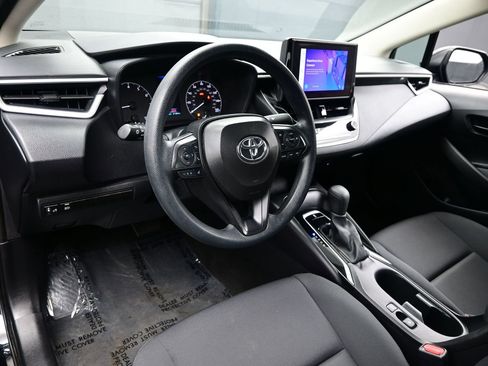 Used 2025 Toyota Corolla LE FWD image 12
