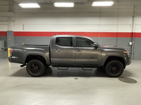 Used 2023 Toyota Tacoma TRD Sport image 37