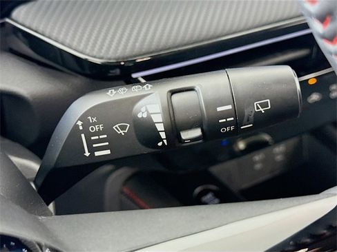 Certified 2025 Nissan Kicks SR image 16