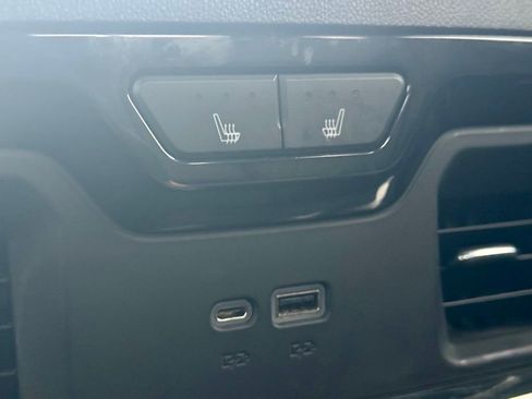 Used 2023 GMC Sierra 1500 AT4X image 26