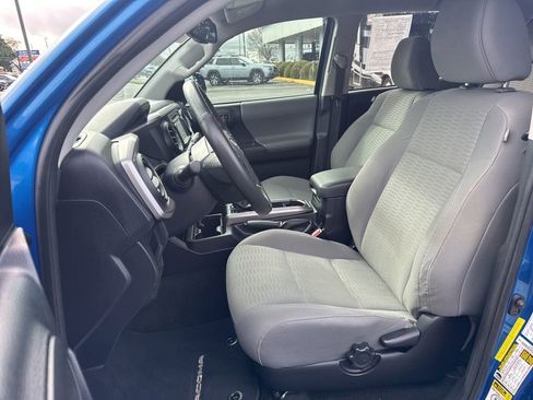 Used 2017 Toyota Tacoma SR5 w/ Tow Package image 10