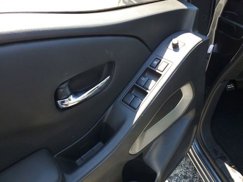 Used 2024 Nissan Frontier SV w/ Technology Package image 19