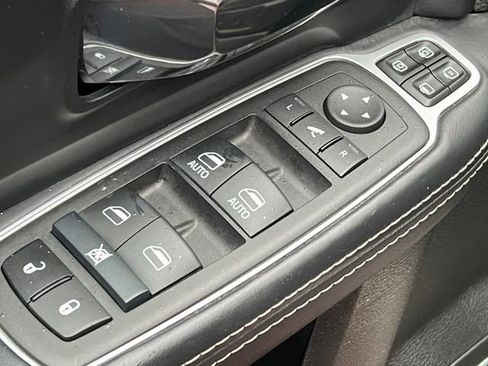 Used 2024 RAM 2500 Limited AWD/4WD image 23
