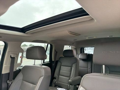 Used 2019 GMC Yukon Denali w/ Denali Ultimate Package image 8