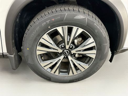 Used 2023 Nissan Rogue SV AWD/4WD image 11
