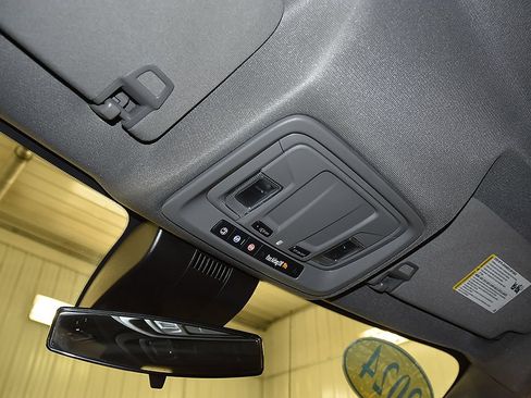 Used 2024 Chevrolet Silverado 1500 Custom AWD/4WD image 26