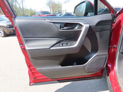 Used 2022 Toyota RAV4 LE image 15
