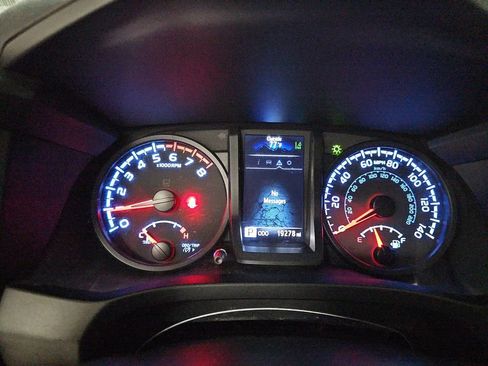 Used 2022 Toyota Tacoma SR image 5