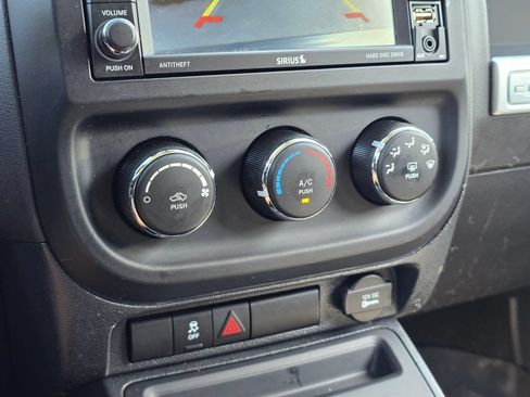 Used 2014 Jeep Compass Sport w/ Power Value Group FWD image 21